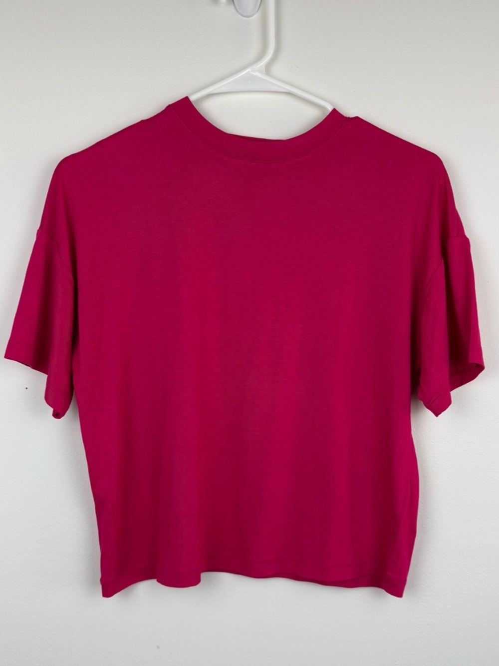 Kettlewell Fuchsia Short Sleeve Crewneck Top Size XS Relaxed Minimalist Stretchy